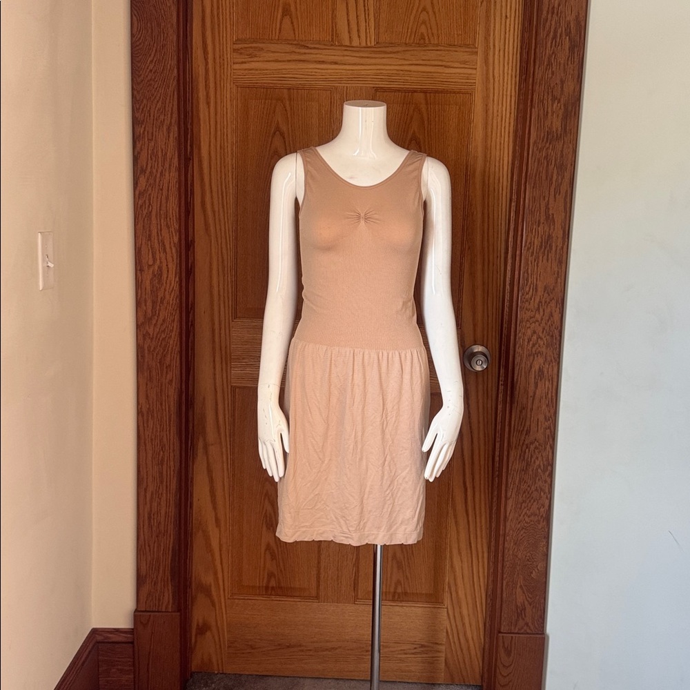 Nude Stretch Slip Dress SIZE M Seamless Layering Shapewear Tank Slip Neutral